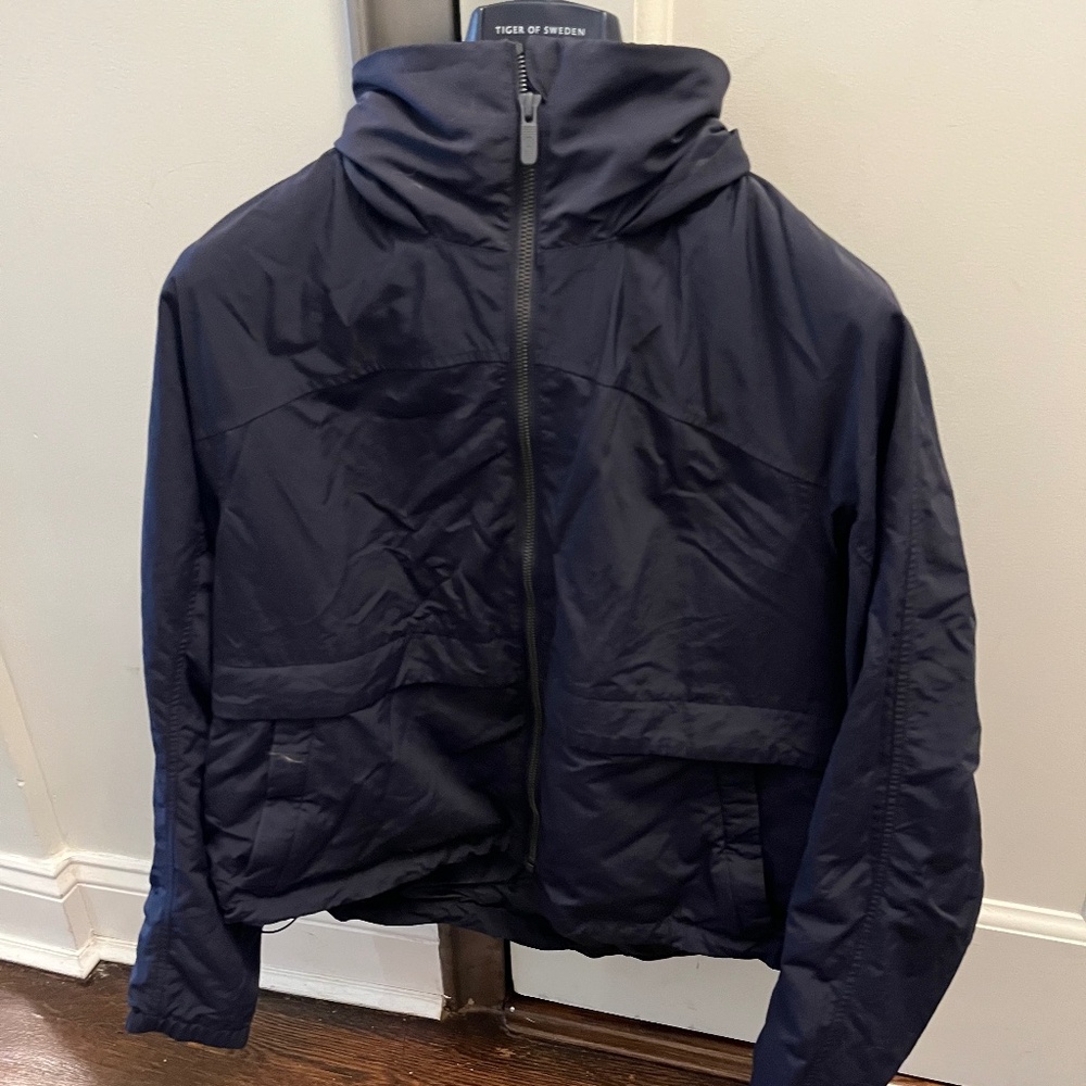 Lululemon Effortless rain jacket size 10 Navy Blue